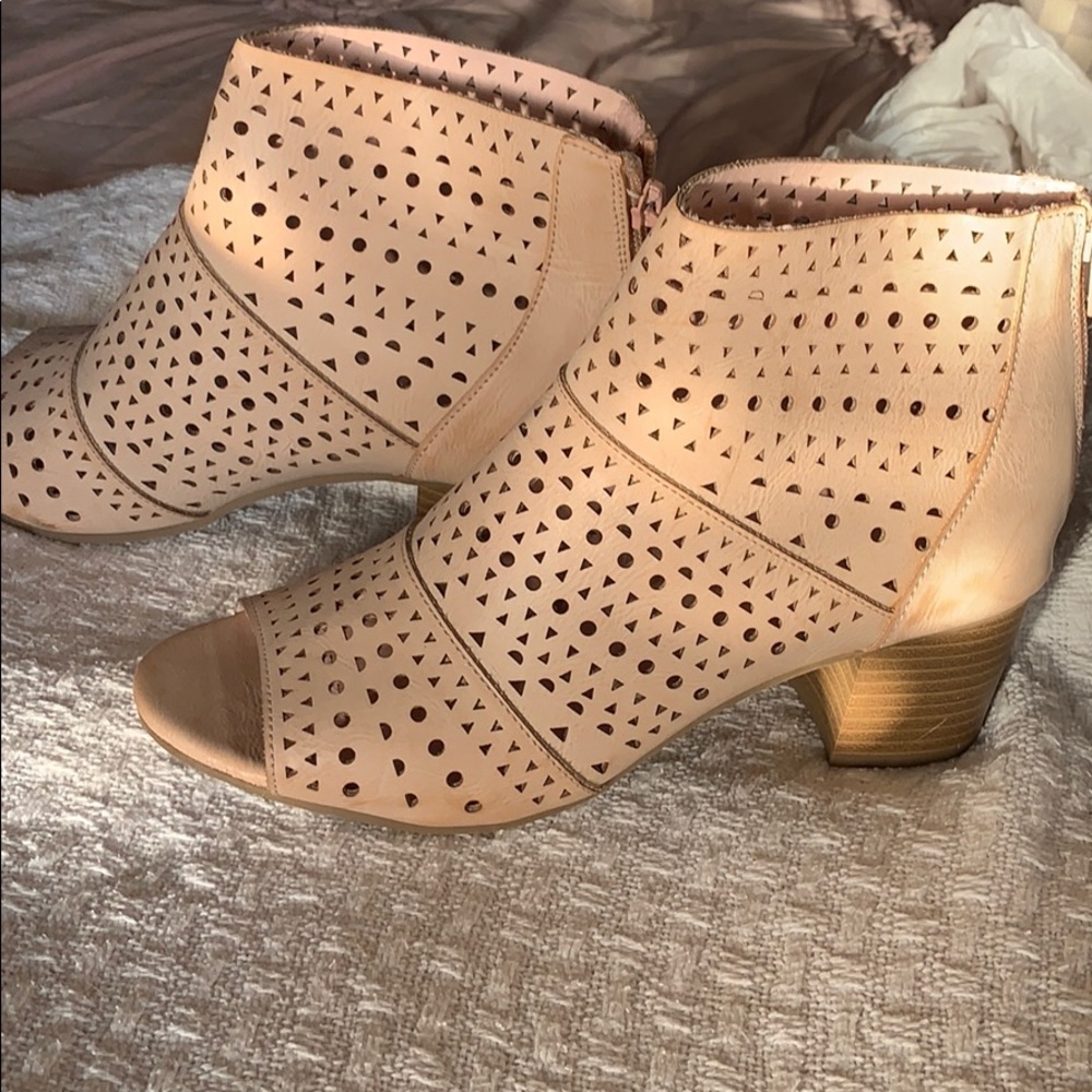 Rampage Booties - Picture 3 of 4